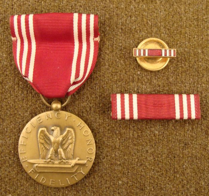 WWII US GOOD CONDUCT MEDAL, RIBBON BAR & LAPEL BAR