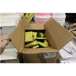 BOX OF SCOURING PADS