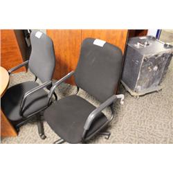 BLACK TILTER CHAIR