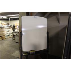 QUARTET WHITEBOARD ON STAND