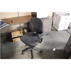 BLACK ERGONOMIC STENO CHAIR