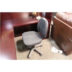 BLACK ERGONOMIC STENO CHAIR