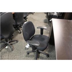 BLACK ERGONOMIC TASK CHAIR