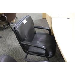 BLACK LEATHER CLIENT CHAIR