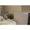 Image 1 : LOT OF GREY OFFICE FURNITURE