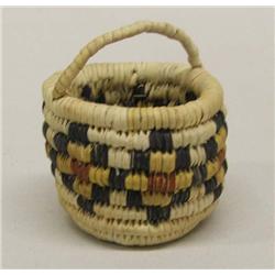 Hopi Mini Basket with Handle
