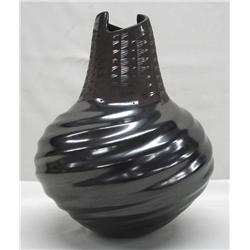 Mata Ortiz Black Swirl Jar by Fernando Gonzalez