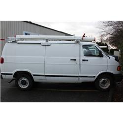 2001 WHITE DODGE RAM 3500 CARG VAN
