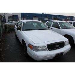 2006 WHITE FORD CROWN VICTORIA POLICE SERIES 4DR