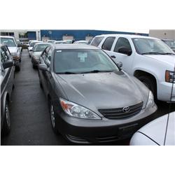 2004 GREY TOYOTA  CAMRY LE 4DR SEDAN