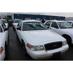 2003 WHITE FORD CROWN VICTORIA POLICE SERIES 4DR
