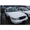 Image 1 : 2005 WHITE FORD CROWN VICTORIA POLICE SERIES 4DR