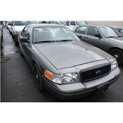 2004 GREY FORD CROWN VICTORIA POLICE SERIES 4DR