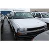 Image 1 : 2001 WHITE CHEVROLET TAHOE 4DR SUV