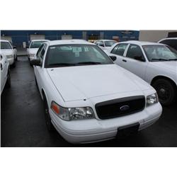 2006 WHITE FORD CROWN VICTORIA POLICE SERIES 4DR