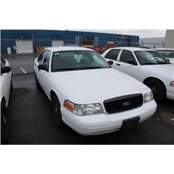 2005 WHITE FORD CROWN VICTORIA POLICE SERIES 4DR