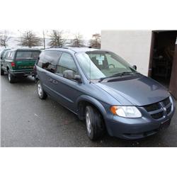 2002 BLUE DODGE CARAVAN SE PASS VAN