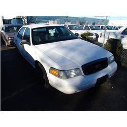 2005 WHITE FORD CROWN VICTORIA POLICE SERIES 4DR