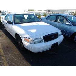 2005 WHITE FORD CROWN VIC 4 DOOR POLICE