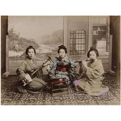 12 Fotógrafo desconocido (XX)Álbum con 44 fotografías de Japón, 1880-1900.Papeles albuminados colore