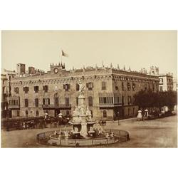 19 Charles Clifford (1819-1863)Plaza del Palacio, Barcelona, 1860.Papel albuminado, imagen 28 x 42,6