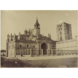 42 J. Laurent (1816-1886)Catedral de Zamora, 430, 1860-1870.Papel albuminado, 25 x 34 cm, sello húme