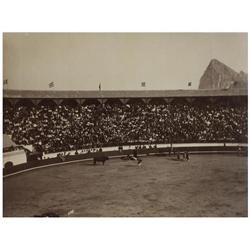 72 José Porral (XIX)Campo de Gibraltar, corrida de toros, 1870-1880.Papel albuminado, 21 x 16 cm, an