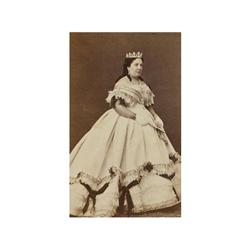 97 J. Laurent (1816-1886)3 retratos de la familia real española, década de 1860.Papeles albuminados,