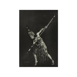 123 Goizueta (XX)Retrato de Tórtola Valencia, Danza Arcaica guerrera del Perú, 1910-1920.Gelatina de