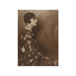 128 Josep Masana (1892-1979)Retrato de la actriz Aurora Redondo, 1928.Gelatina de plata, 23 x 16,5 c
