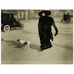 172 Jacques Lartigue (1894-1986)Aveniada del Bois Bonlogne, París, 1911.Gelatina de plata, 18 x 24 c