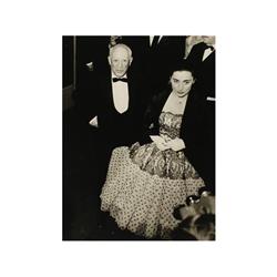 276 Fotógrafo desconocido (XX)Retrato de Pablo y Jacqueline Picasso, 1950.Gelatina de plata, 23,5 x