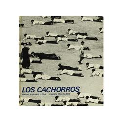 346 Xavier Miserachs, Mario Vargas LlosaLos cachorros.Texto de . Ed. Lumen, Barcelona, 1967. Cuarto