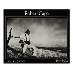 360 Robert Capa, Electa Editrice, Milán, 1979.40,5 x 30 cm. Portfolio compuesto por 12 fotografías,