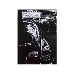 1002 William Kleim (1928)Selwyn, 42nd Street, Nueva York, 1955.Gelatina de plata, imagen 35 x 25, pa