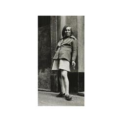 1003 Joan Colom (1921)Raval, 1958.Gelatina de plata, 23 x 12 cm, firmada por el fotógrafo, tiraje de