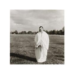 1008 Diane Arbus (1923-1971)Untitled #3, 1970-1971.Gelatina de plata, imagen 36 x 36 cm, papel, 40 x