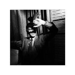 1036 Brian Griffin (1948)Manolo Blahnik, diseñador de zapatos, 1987.Gelatina de plata, imagen 25 x 2