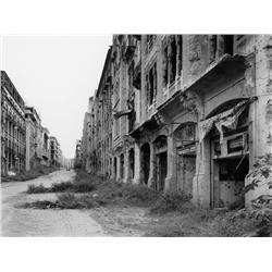 1085 Gabriele Basilico (1944)Beirut 91 A6-405, 2007.Gelatina de plata, 100 x 120 cm, firmada, edició