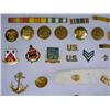 Image 2 : LOT OF VINTAGE MILITARY BADGES, BUTTONS, BARS AND