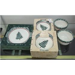 Set of 4 Christmas Dishes with Serving Pieces