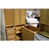 Image 2 : 10 PIECE BEECH KITCHEN CABINET SET