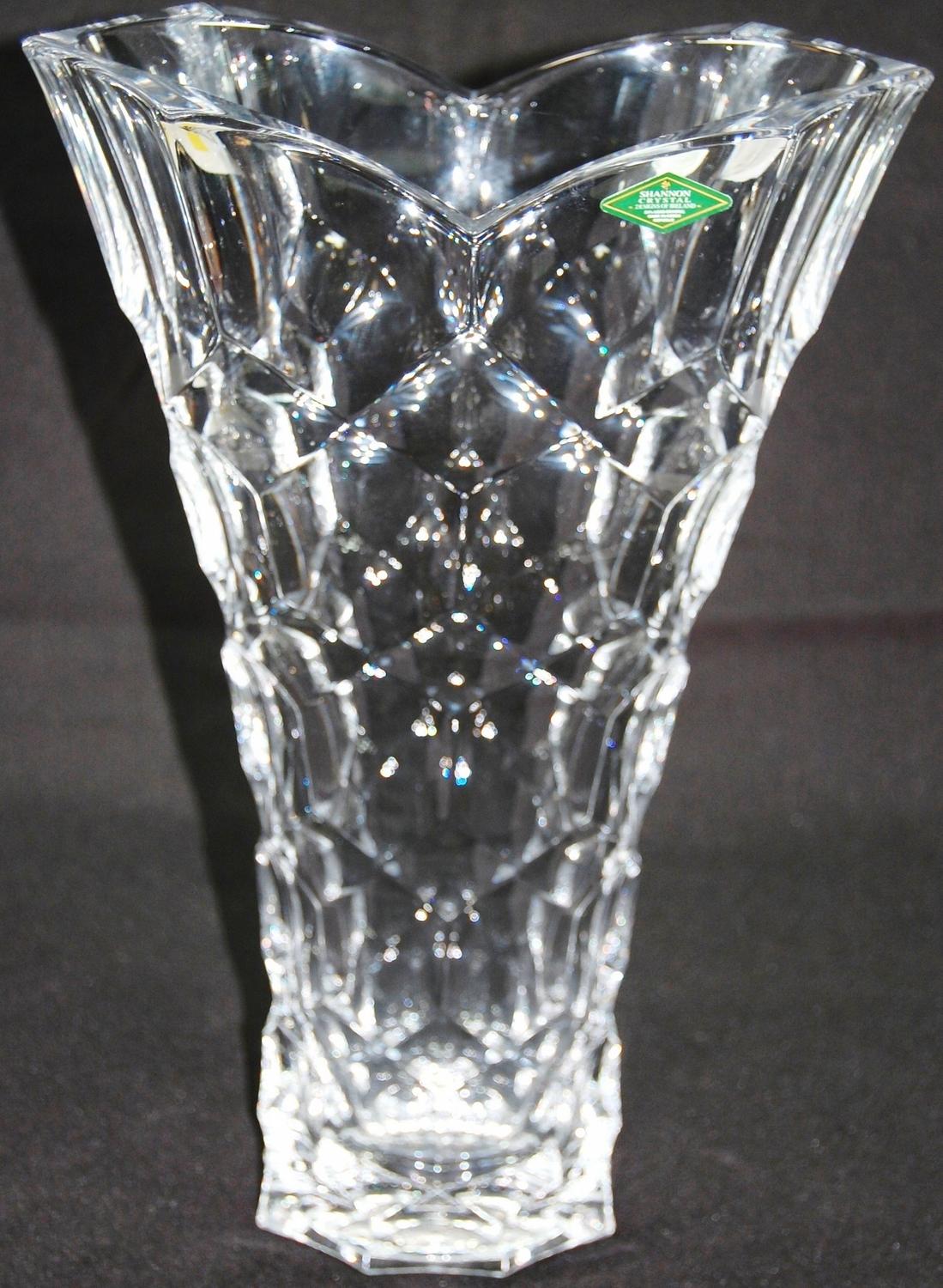 Shannon Crystal Vase by Godinger Ireland Shannon Crystal Vase by Godinger Ireland i