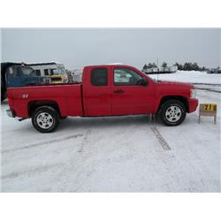 2008 Chev 1500 Z71 4x4 Salvaged title VIN # 2GCEK19J781145201