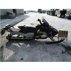 2005 Ski doo 162" Summit Highmark 1000 SDI SN# 2BPSCD5A75V000185