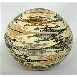 Mata Ortiz Polychrome Lizard Seed Pot by Ledezma