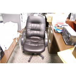 BLACK LEATHER HIGHBACK TILTER CHAIR