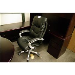 BLACK EXECUTIVE HIGHBACK SOFA CHAIR 6322