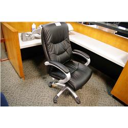 BLACK HIGHBACK EXECUTIVE TILTER CHAIR 6332
