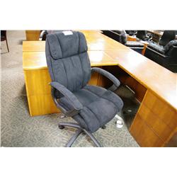 BLACK MICROFABRIC EXECUTIVE TILTER CHAIR